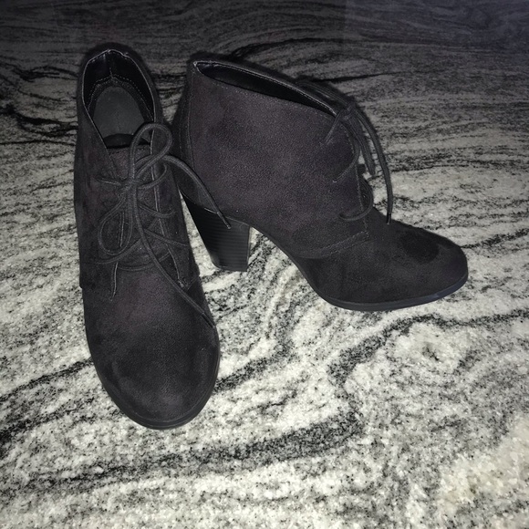 Y not Black Heeled Ankle Boots - Picture 5 of 9